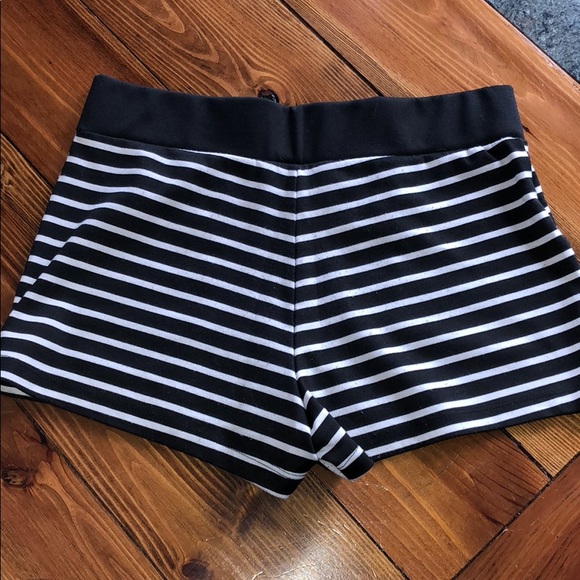 High waisted shorts - Picture 3 of 5